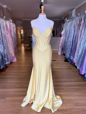 Sherri Hill Elegant Yellow Spaghetti-Strap Evening Gown